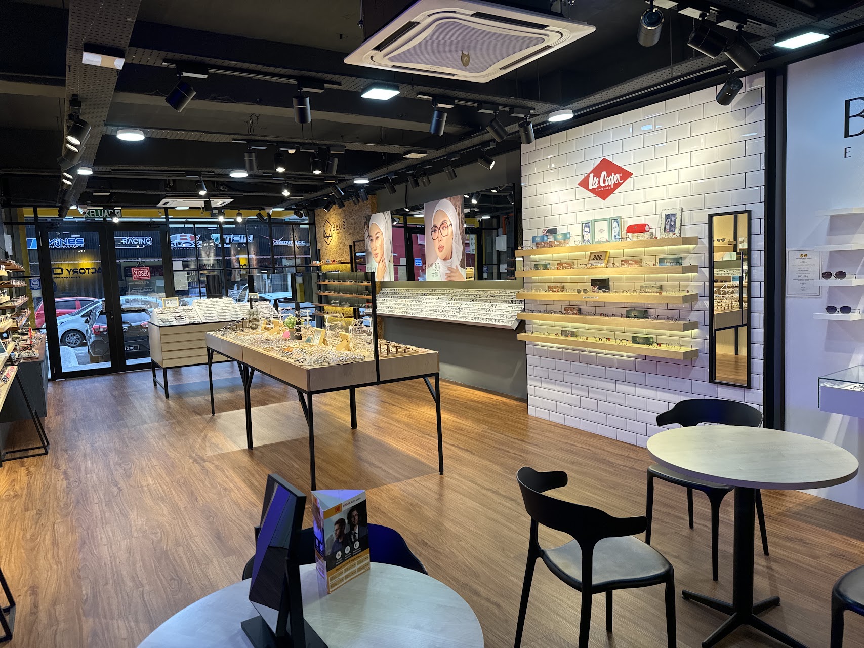 Factory Eyewear Seksyen 18 Shah Alam — photo by Izni Rawi · Google