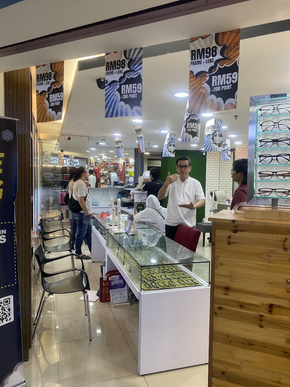 Hollywood Eye-Trend (Ampang Point) — photo by Reen azl · Google