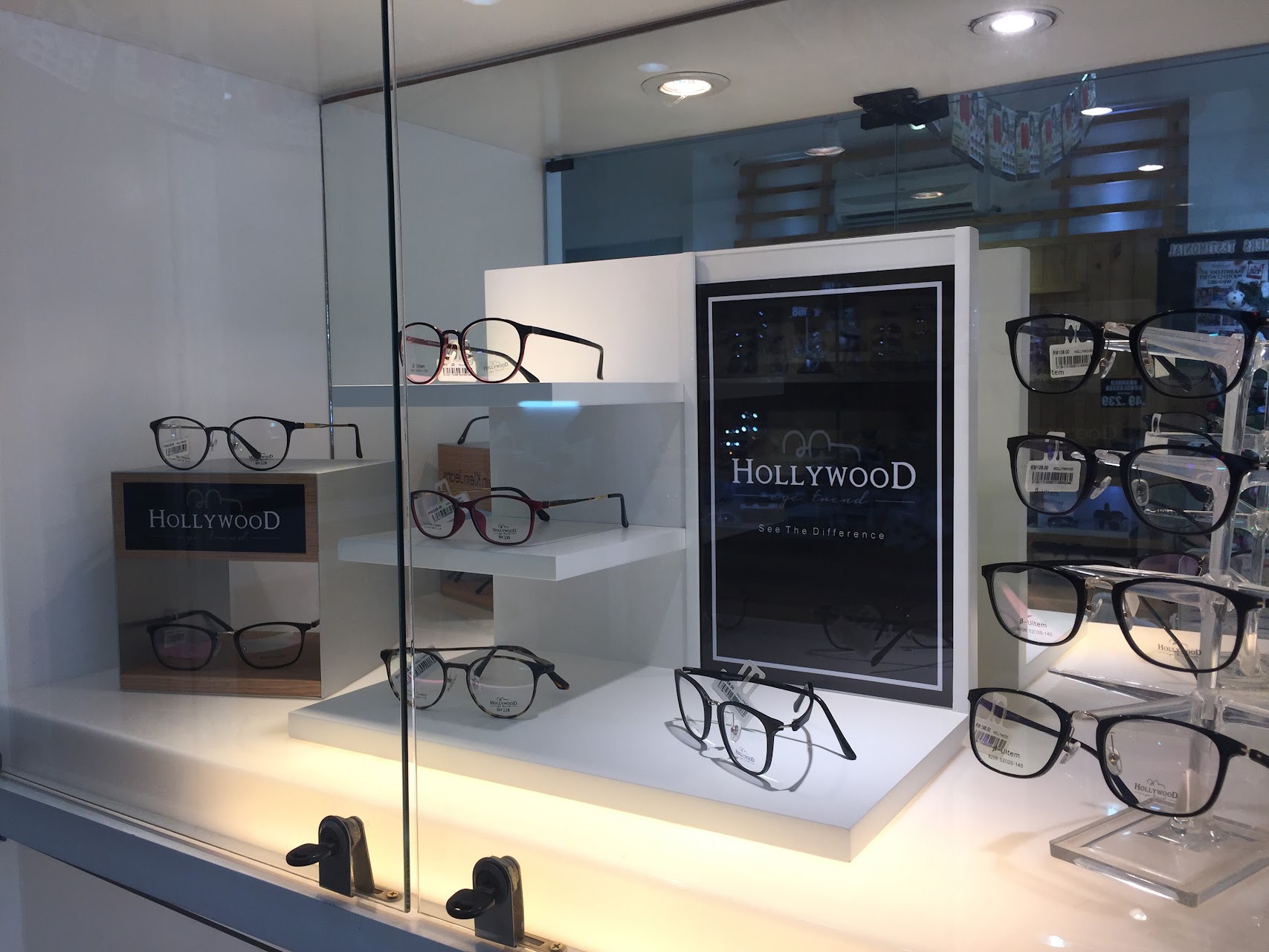 Hollywood Eye-Trend (Bandar Baru Sentul) — photo by ALAN CHONG · Google