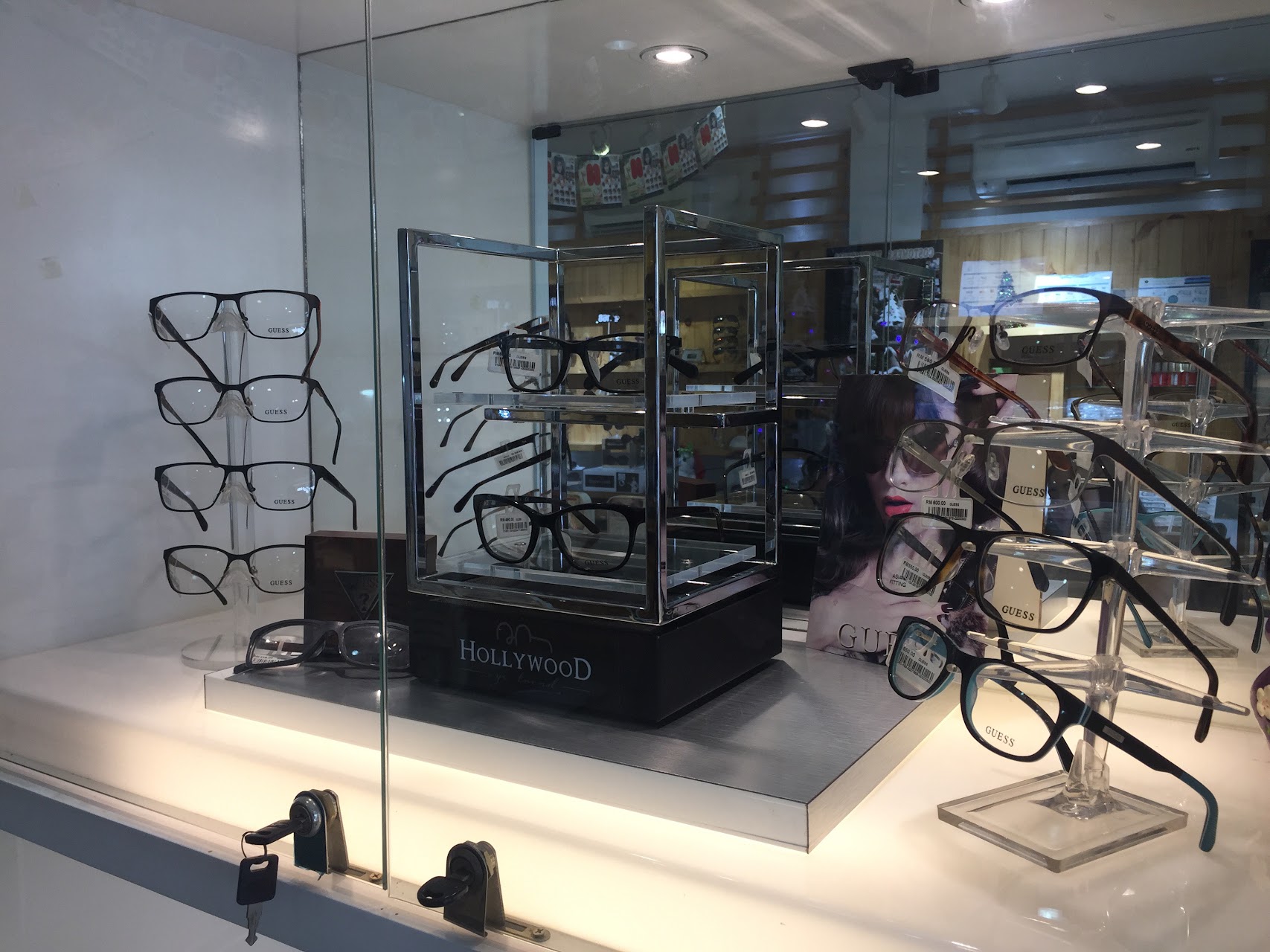 Hollywood Eye-Trend (Bandar Baru Sentul) — photo by ALAN CHONG · Google